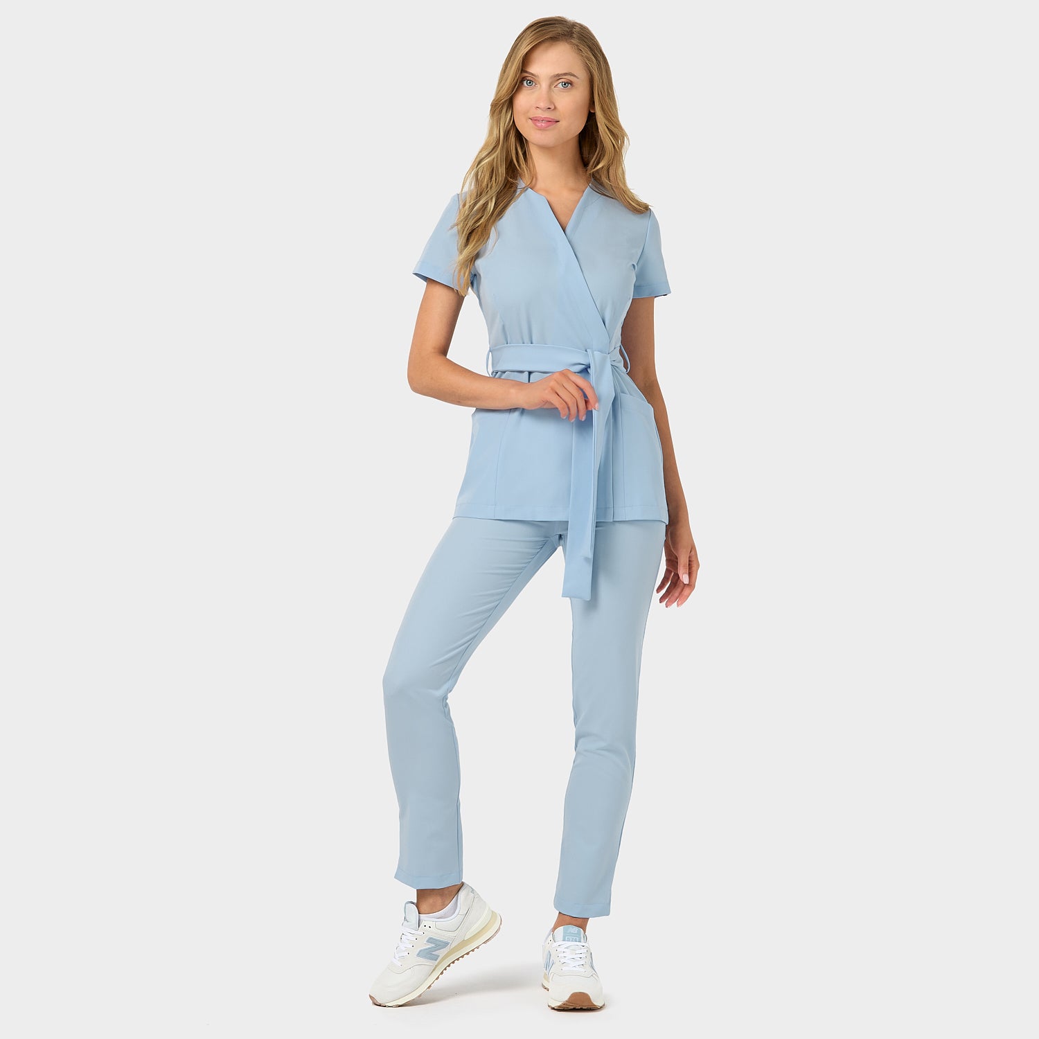 Fartuszek medyczny SOPHIA baby blue - widok przodem